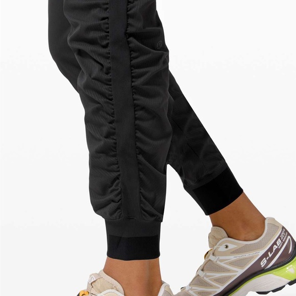 NWT Lululemon Beyond the Studio Jogger Black - Picture 9 of 11
